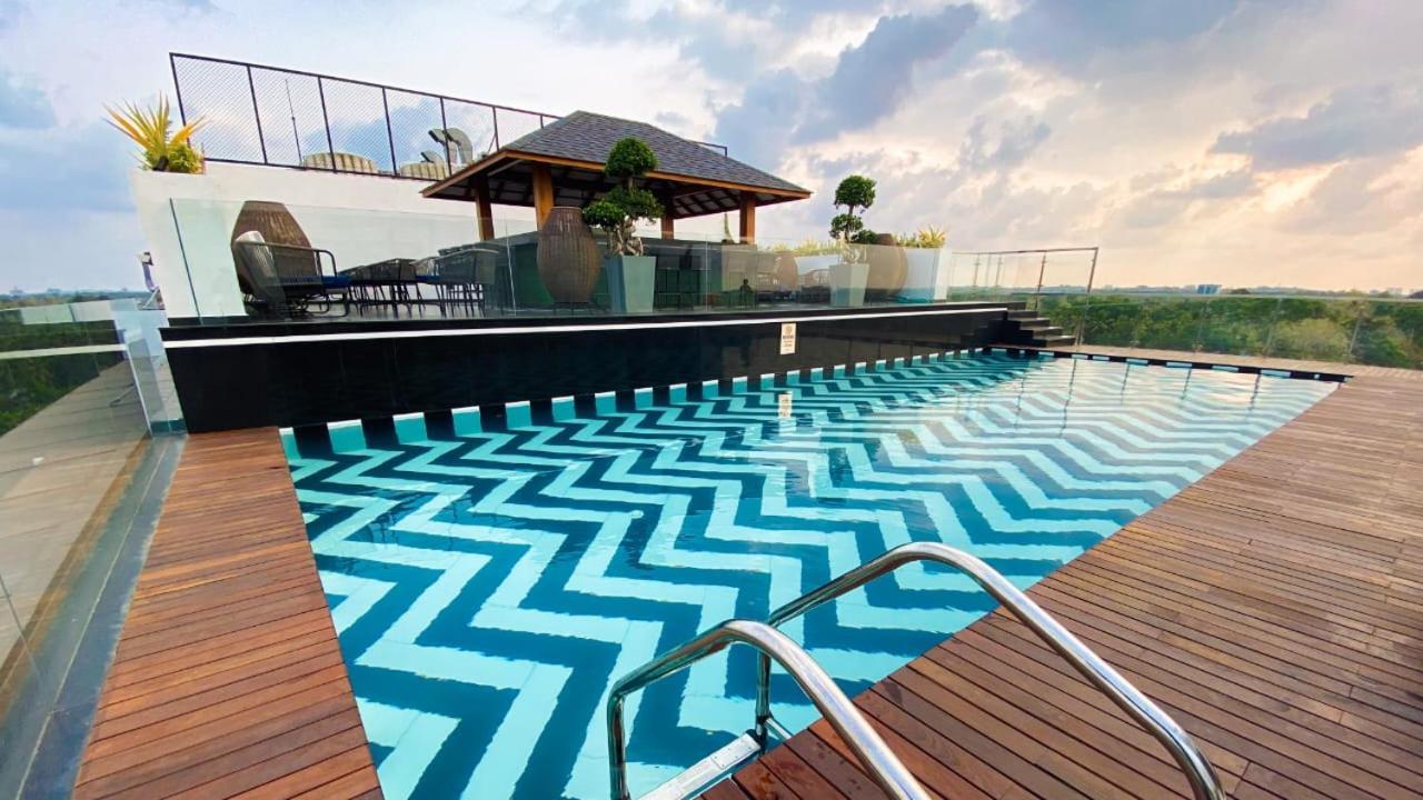 Noah Sky Suites Kochi Exterior foto